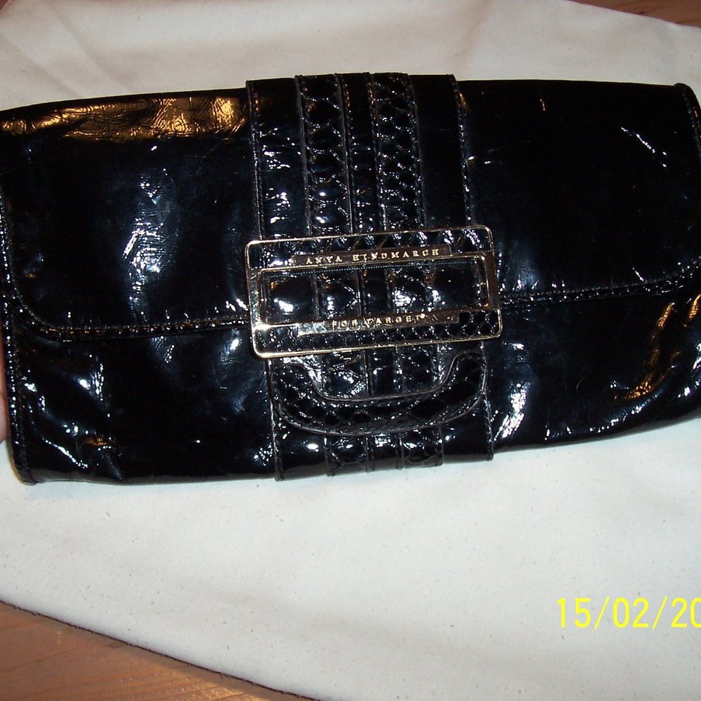 ANYA HINDMARCH BLK PATENT LEATHER HANDBAG